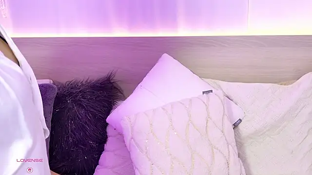 AliceeBloom's Live XXX Chat