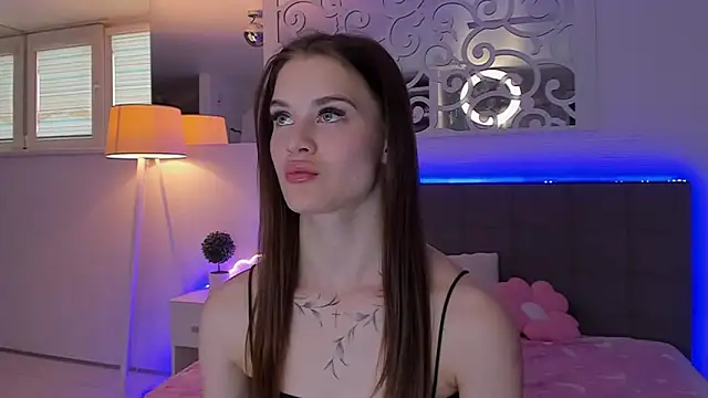 LuisaClover's Live XXX Chat