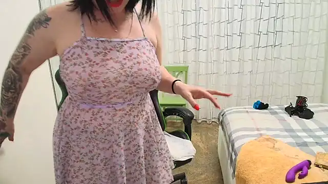 __NinaのライブXXXチャット