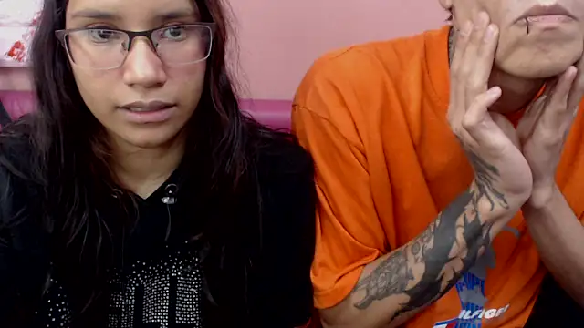 Show modela spiritedcouplewet na web-kameri