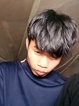 Nhyy_xx: διαδικτυακό σόου στην κάμερα