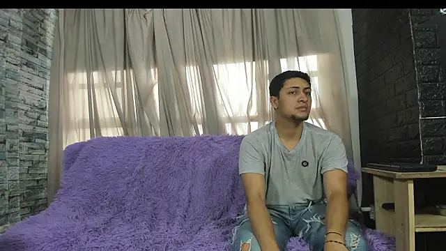 NoahAndBunny Chat XXX in diretta