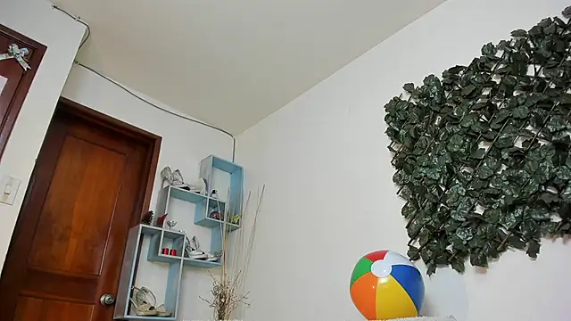 DestinyHills' Live XXX Chat