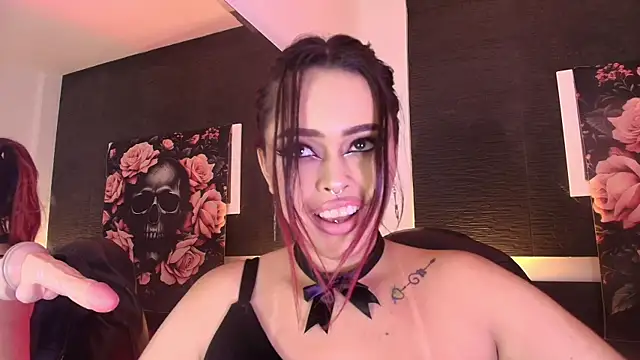 EvaaFoxxy1's Live XXX Chat