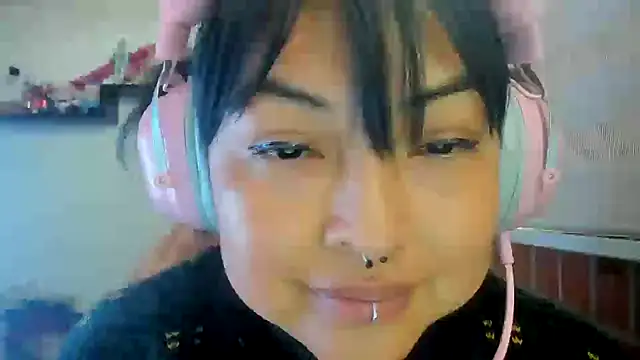 Shaddycute_ élő XXX-chatje