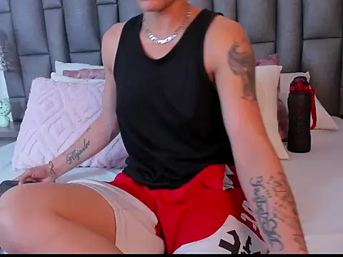 ZoeKrug élő XXX-chatje