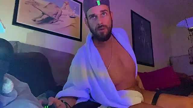 Guyst049 Show Webcam