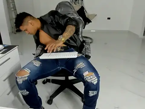 master_leather 现场XXX聊天