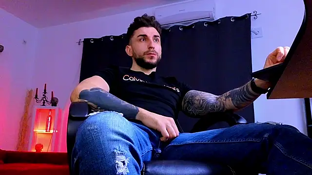 MightyAaron66n Live XXX chat