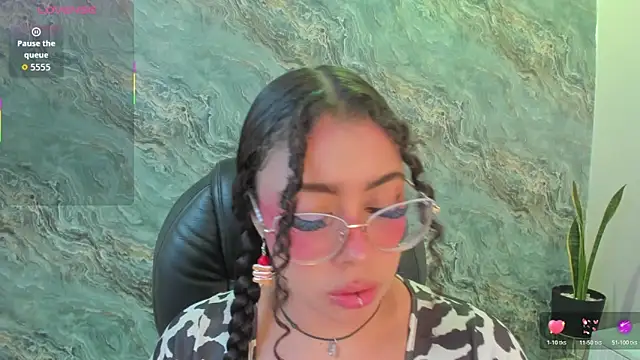 antonelllepiercee: онлайн-секс-чат