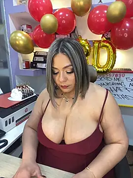 isabella_horney_: онлайн-секс-чат