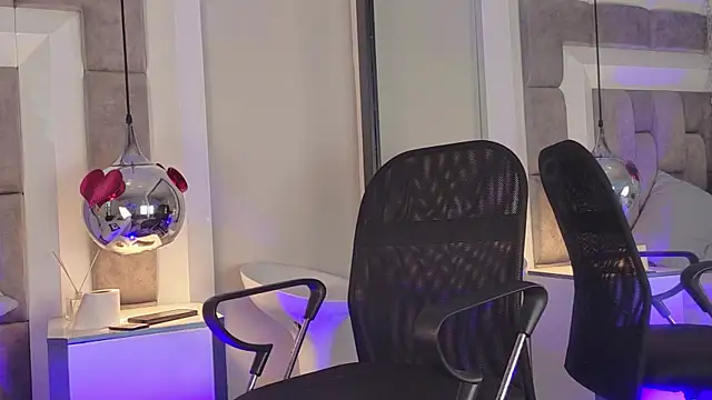 Онлайн чат XXX Austin_Reedss