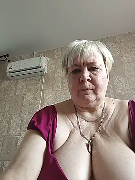 EffectFiona: διαδικτυακό σόου στην κάμερα