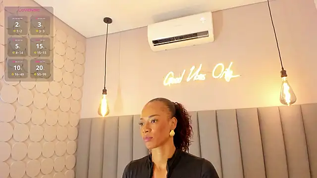 Chat XXX Live sashamonroe__