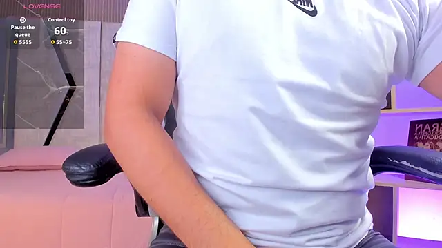 Axel_grey_ 即時 XXX 聊天