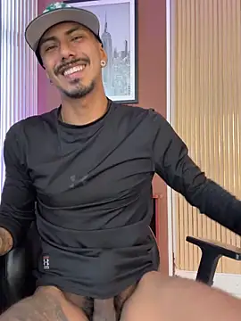 Latinmoster_boss' Live XXX Chat