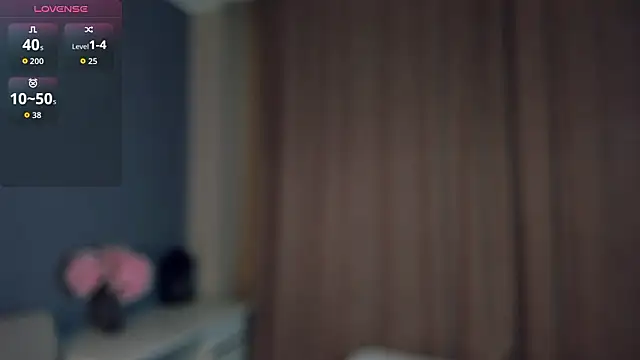 GoldenLenarz's Live XXX Chat