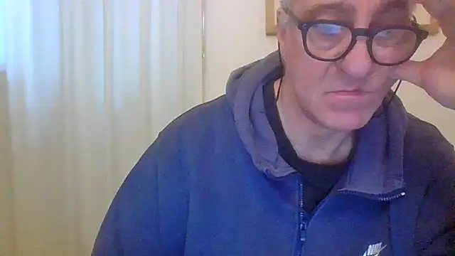 Pokazy przed kamerką – ANONIMO7735