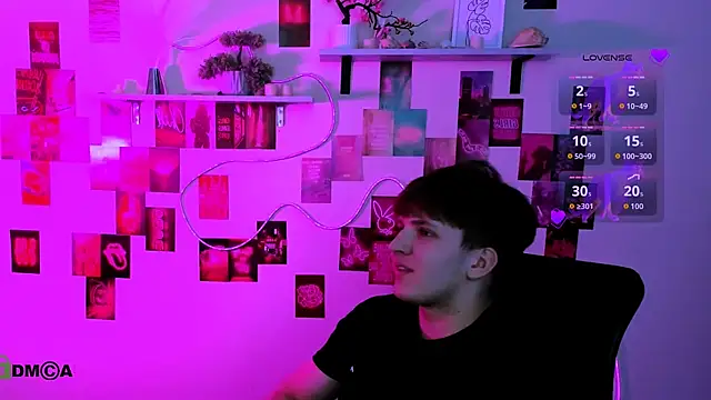 Show modela travis_wolf_ na web-kameri