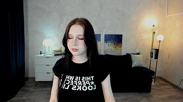 VioletHarme Adlı Modelin Canlı XXX Sohbeti