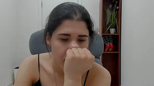 Joannia Adlı Modelin Canlı XXX Sohbeti