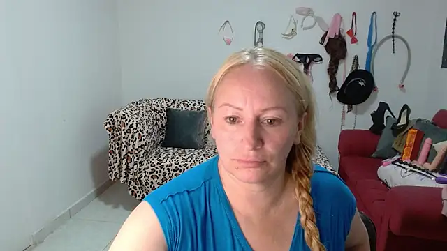 Živý XXX chat emperabigbootybigass