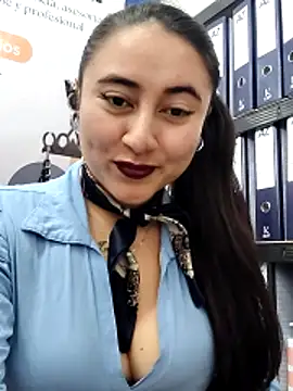 _Sarah-Office1: απευθείας συνομιλία ΧΧΧ