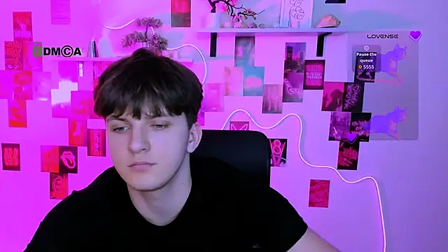 travis_wolf_ Live XXX-chat