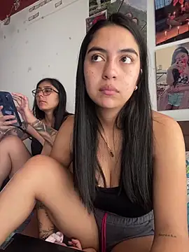 PamelaFtMia: онлайн-секс-чат