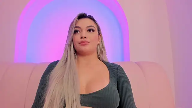 milaowens Adlı Modelin Canlı XXX Sohbeti