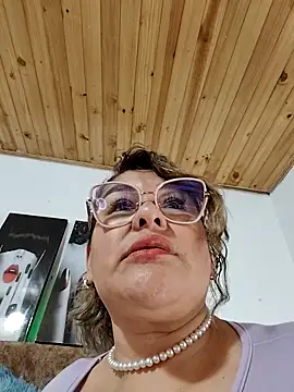 Živý XXX chat AlexxiaaMat