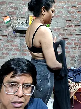 OthersWife4U Show in webcam