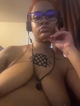 Živý XXX chat nickytheehawtie