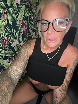 Big-Tits696969 Chat XXX in diretta