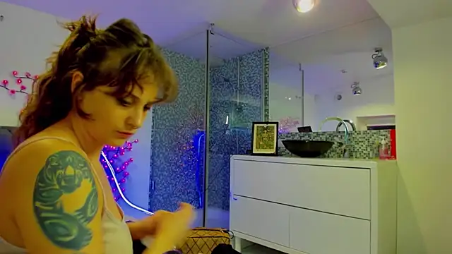 แชท XXX สดของ AlmaFancy