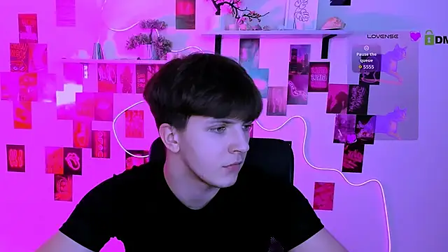 Онлайн чат XXX travis_wolf_