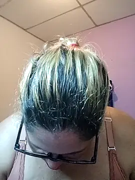 Chat XXX en directo de EllisW8