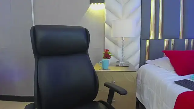 ChloeHarper_ Live XXX-Chat