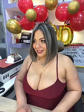 isabella_horney_ Adlı Modelin Canlı XXX Sohbeti