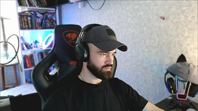 _Mostly_ webkamerás műsora