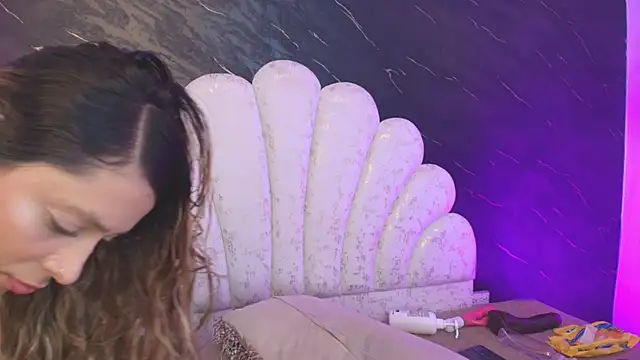 _MiaBrown_ Live XXX Chat