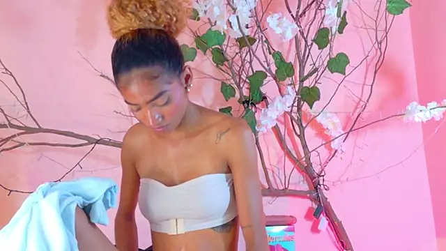 Charlotte_Love10 Chat XXX in diretta