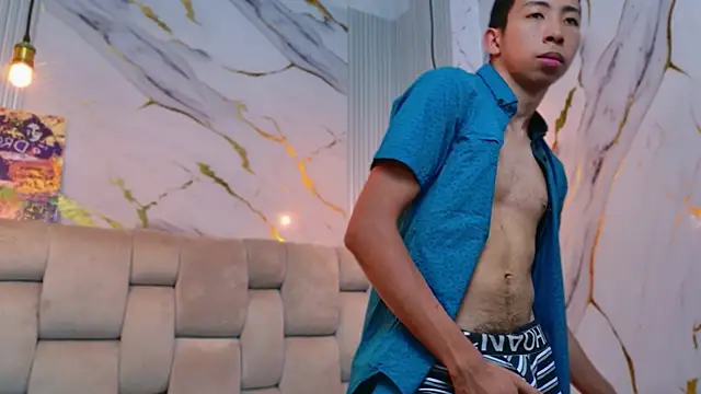 MOgekobig19 Show in webcam