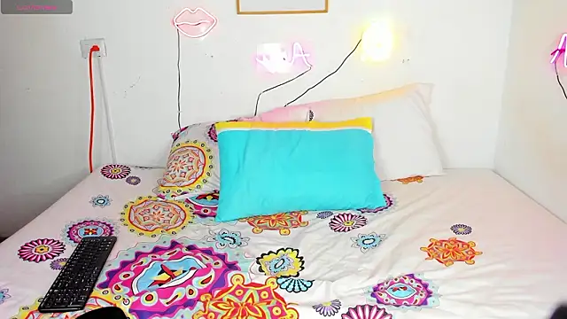 Show modela arielmishel na web-kameri