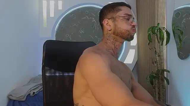 Alanrodgers' Live XXX Chat