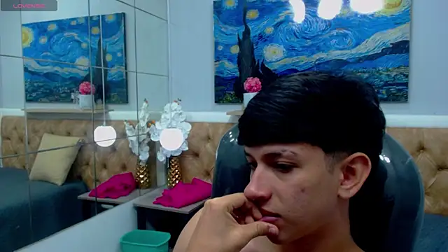 Вебкам-шоу AdrianFranko