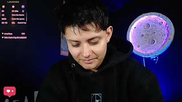 Онлайн чат XXX girl_intense444