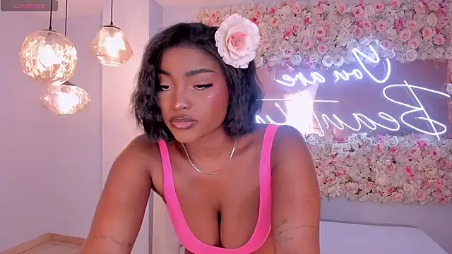 SavannahStorm's Live XXX Chat