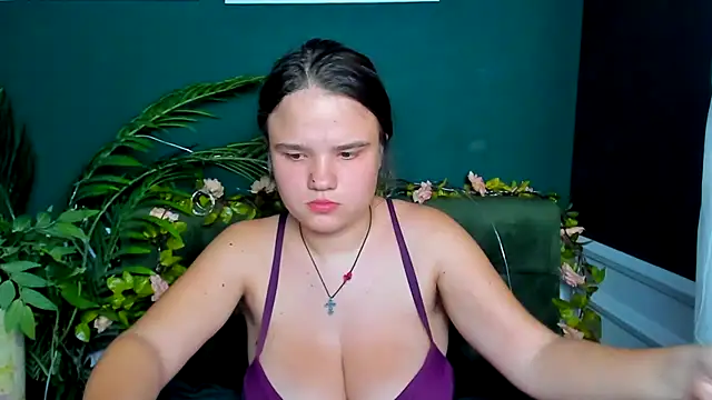 AdeleCruz Chat XXX in diretta