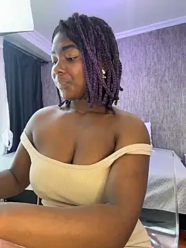 Chatroom XXX en direct de KarinaFlowers_